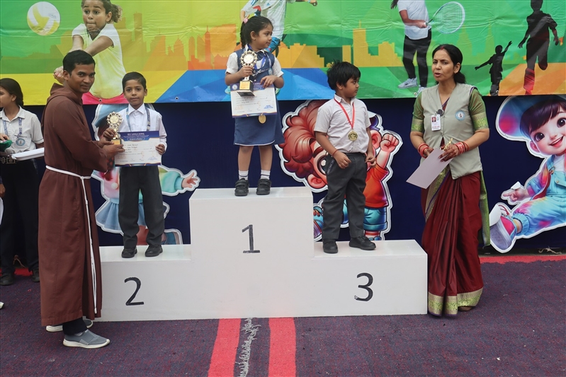 AWARD CEREMONY OF FANCY DRESS & SOLO DANCE(CLASS PRE-PRIMARY)