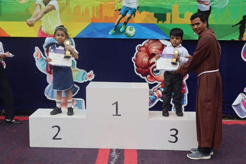 AWARD CEREMONY OF FANCY DRESS & SOLO DANCE(CLASS PRE-PRIMARY)